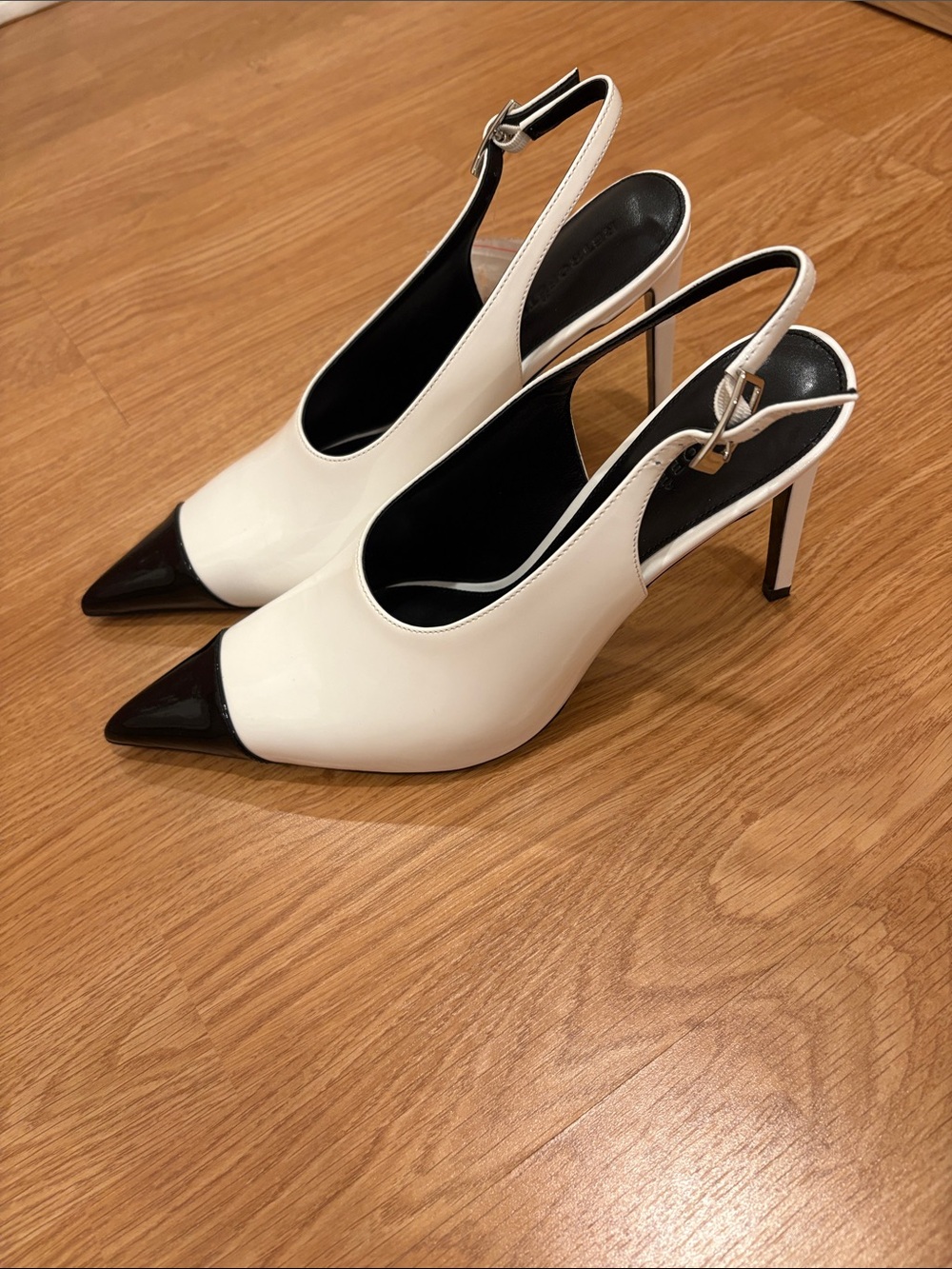 Retrofete White and Black Pointed Slingback Pumps